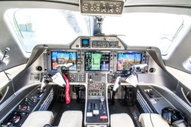 Phenom 100 Cockpit